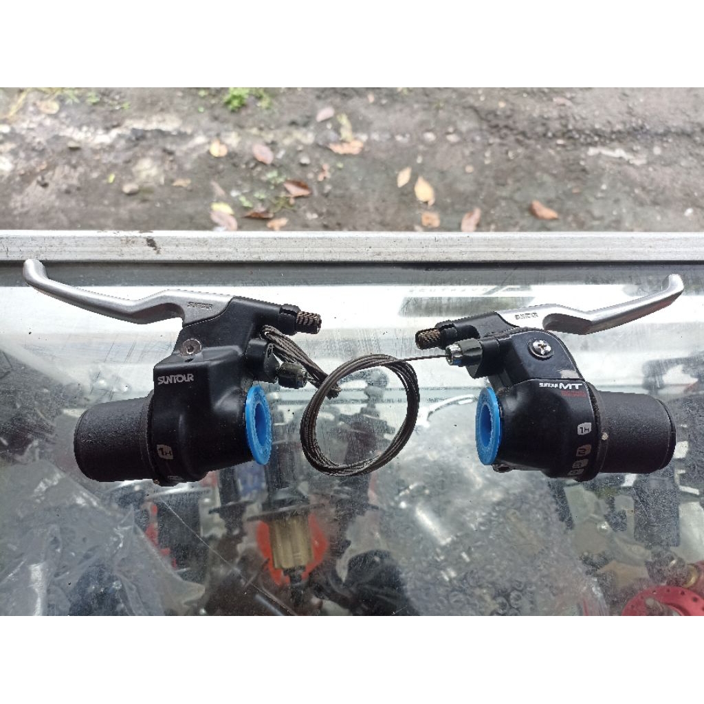 shifter suntour triple