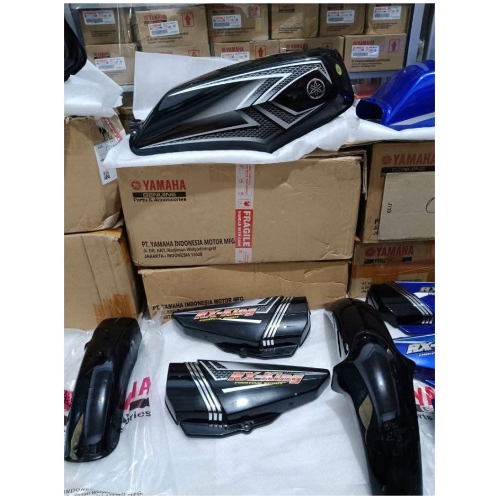 BODY SET RX KING NEW 2004 HITAM ORIGINAL YAMAHA TANGKI TEPOK SPAKBOR SET RXKING 2004 BLACK ORI YGP G