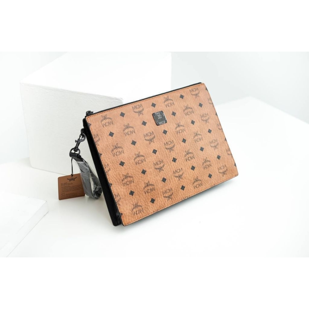 Ready stock mcm medium aren clutch cognac