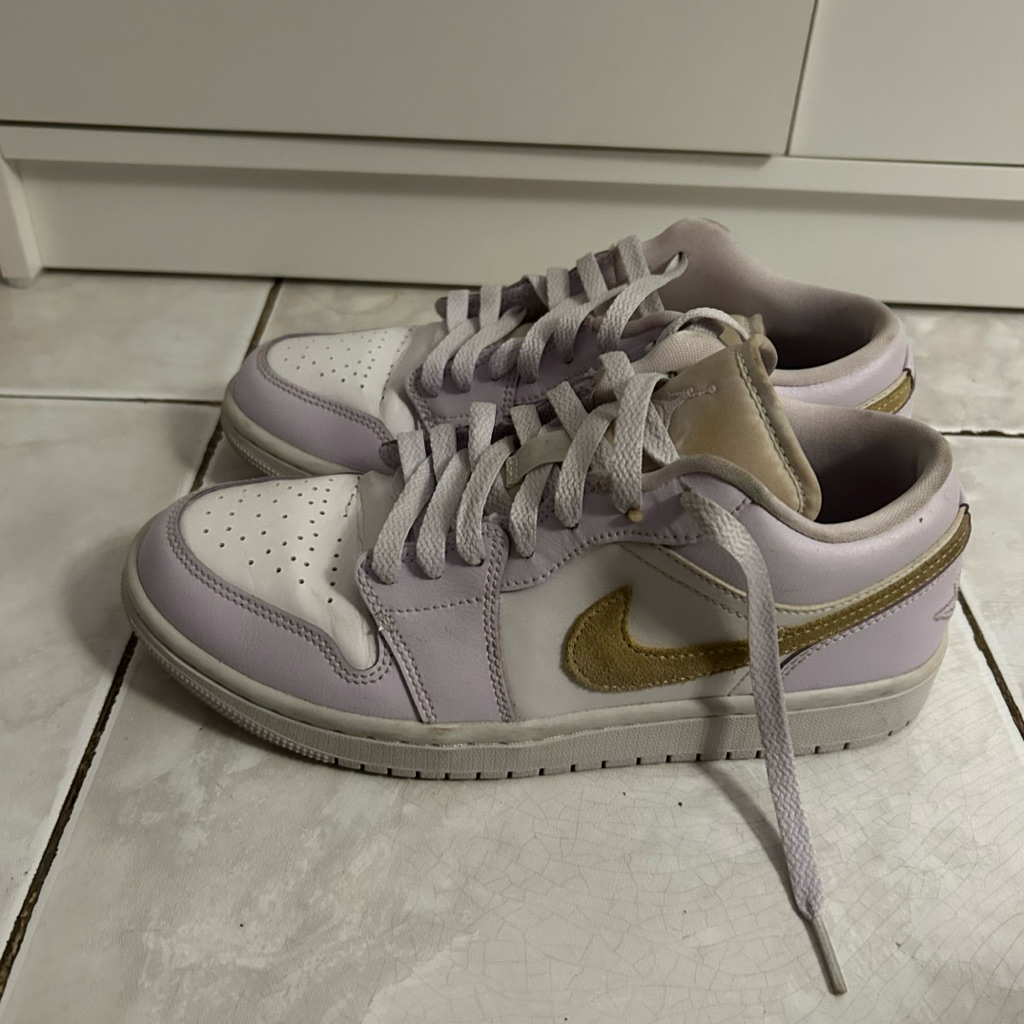 Nike Air Jordan 1 Low Barely Grape (Second) Size 40