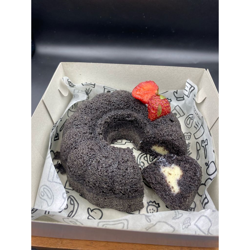 

Etyy"s Bakery - Bolu Ketan Hitam Kukus Keju Lumer