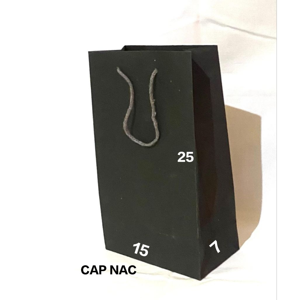 

Paper bag hitam ukuran 15×25 / Tas Kertas / Goodie bag
