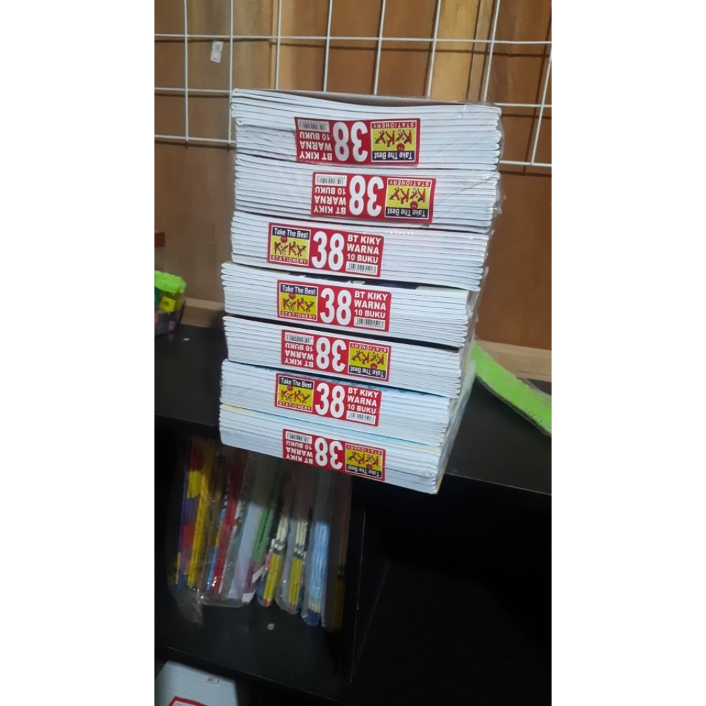 

1pak buku tulis kiki 38 lembar