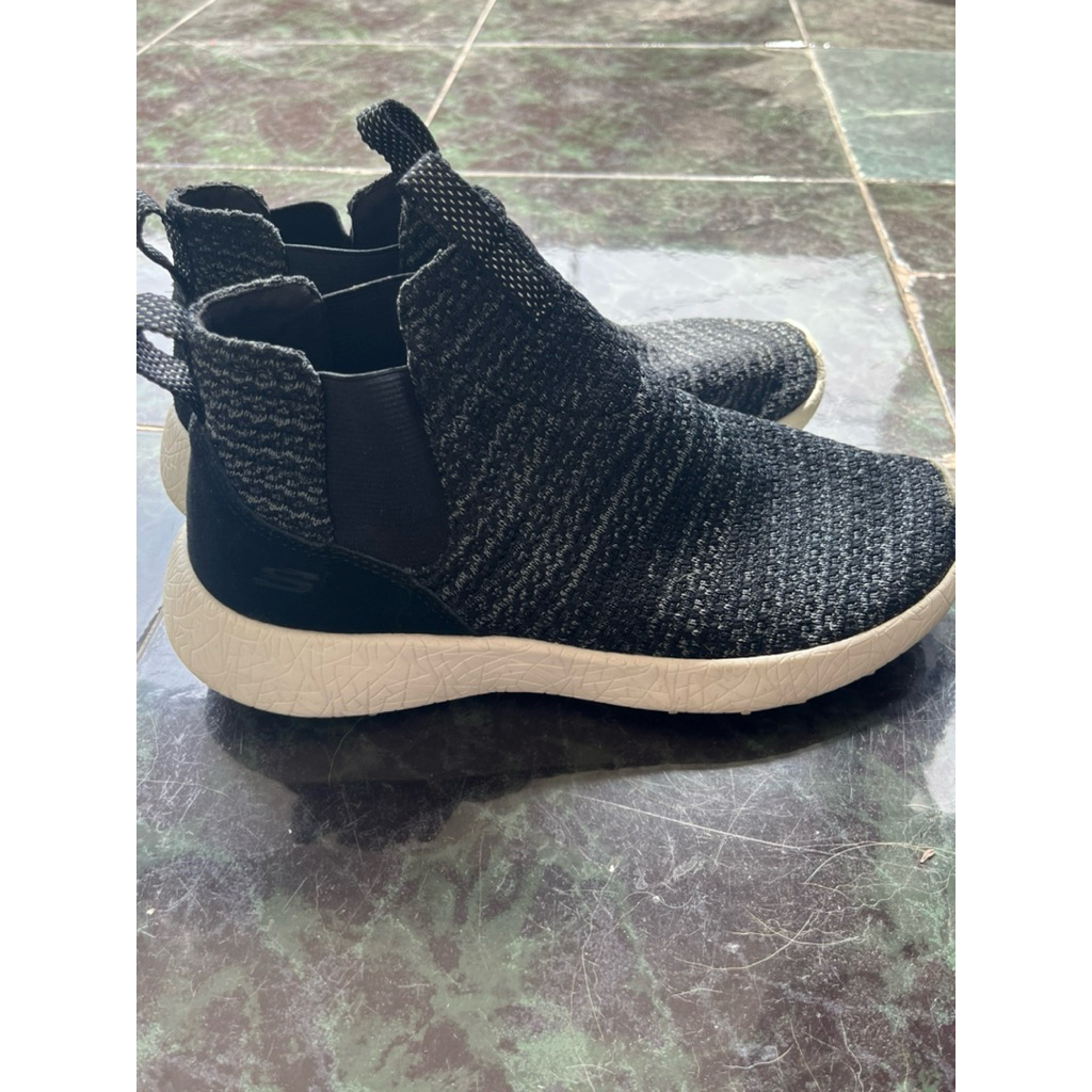 Skechers Air Cooled Memory Foam