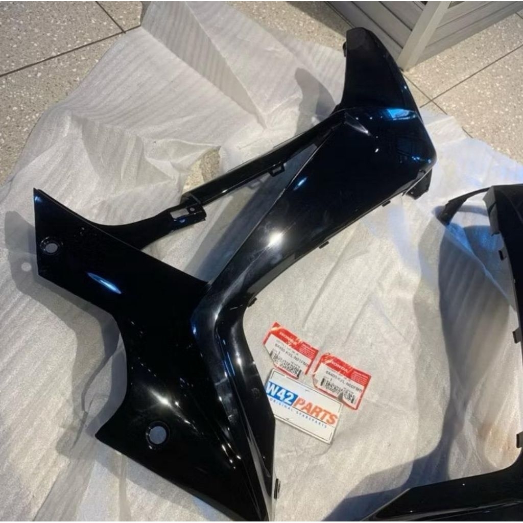 64400 KVL N00FMB SAYAP DALAM SUPRA X125 NEW BATMAN HITAM KANAN ORIGINAL AHM