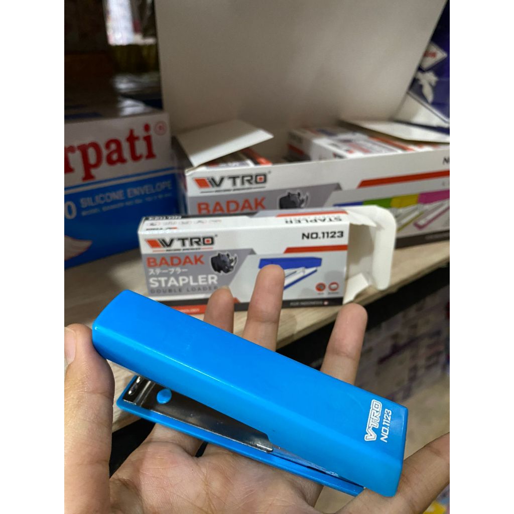 

Vtro Badak Stapler/STAPLER V-TRO BADAK no. 1123 HD-10D KUAT DAN AWET