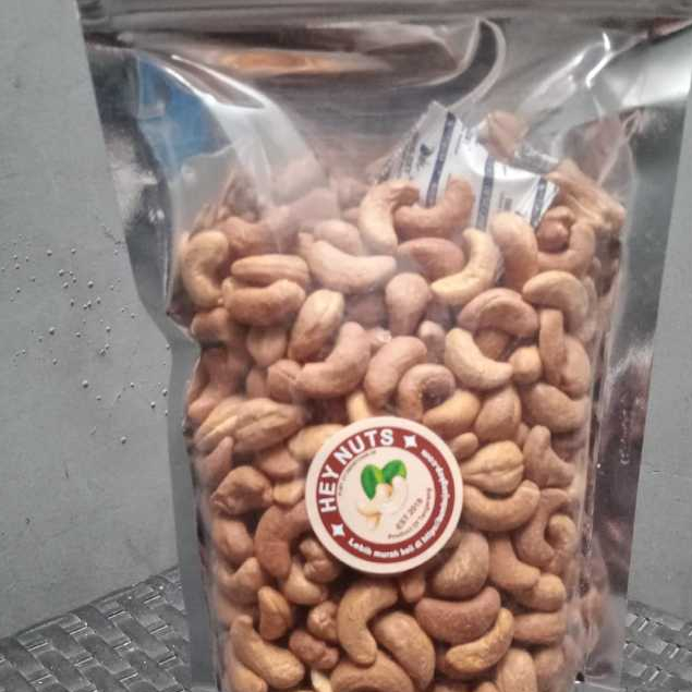 

Cemilan Kacang Mede Panggang Super Matang Mete Original 500g - 1000g
