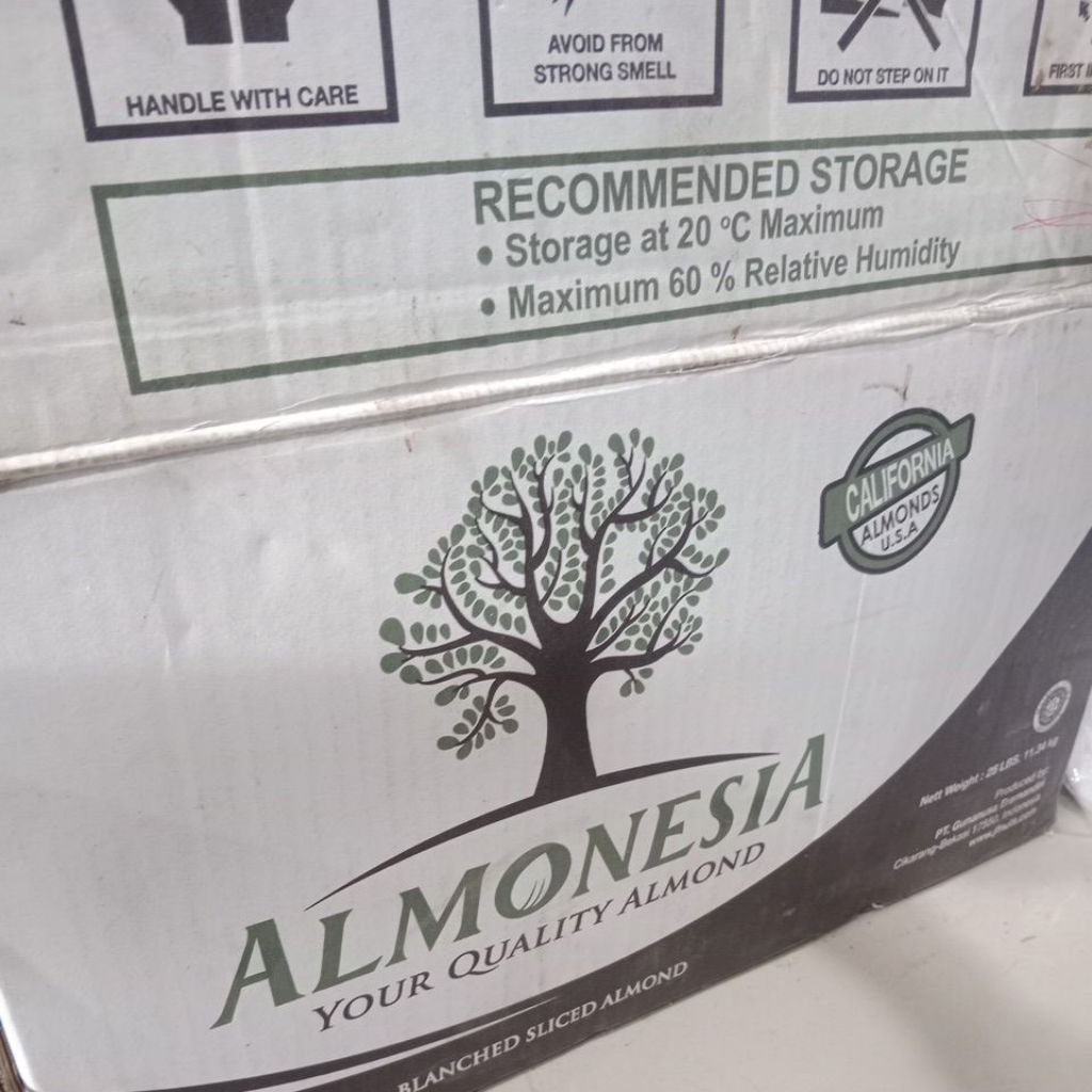 

Kacang Almond Almonesia repack minimal 50gr
