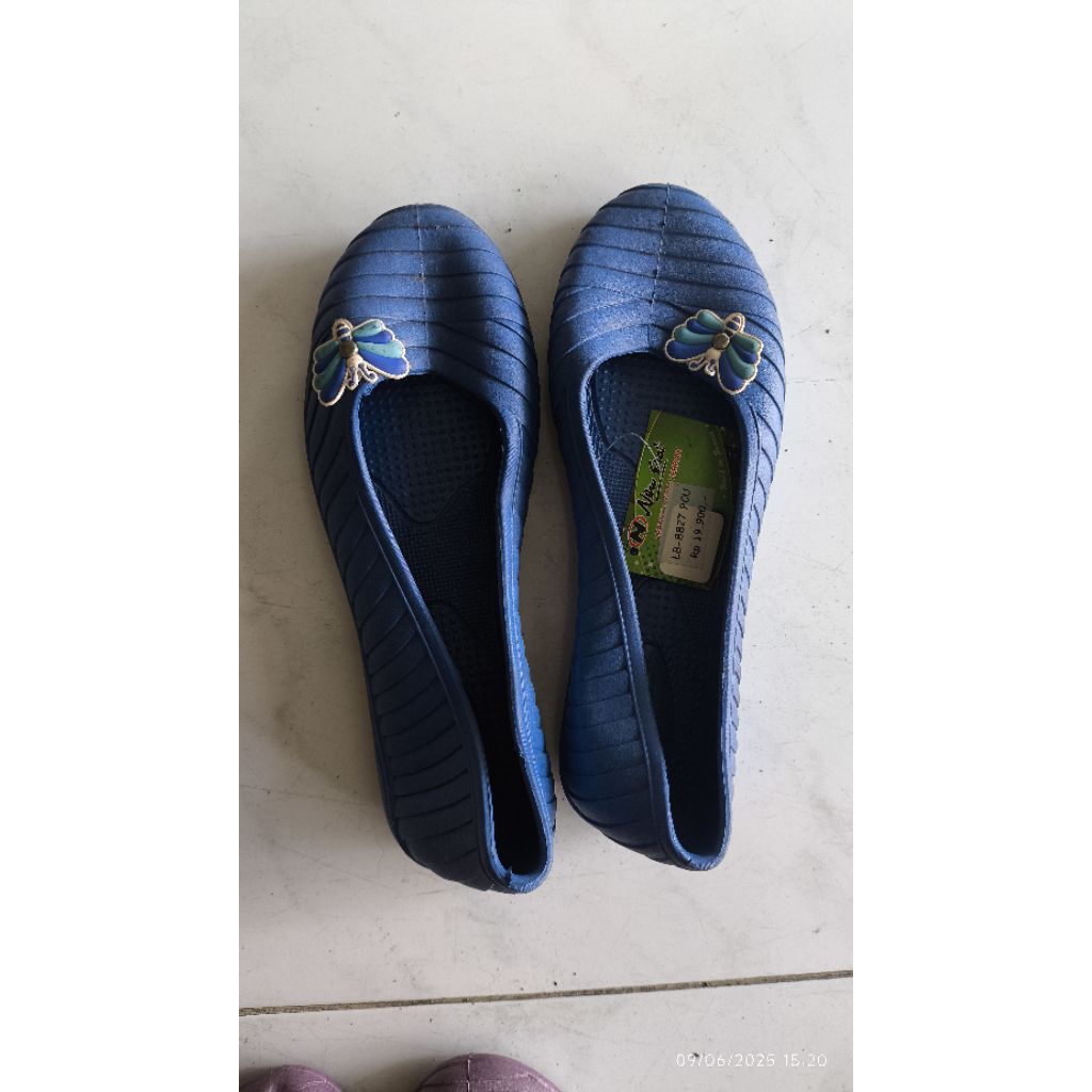 Sepatu Cewek New Era