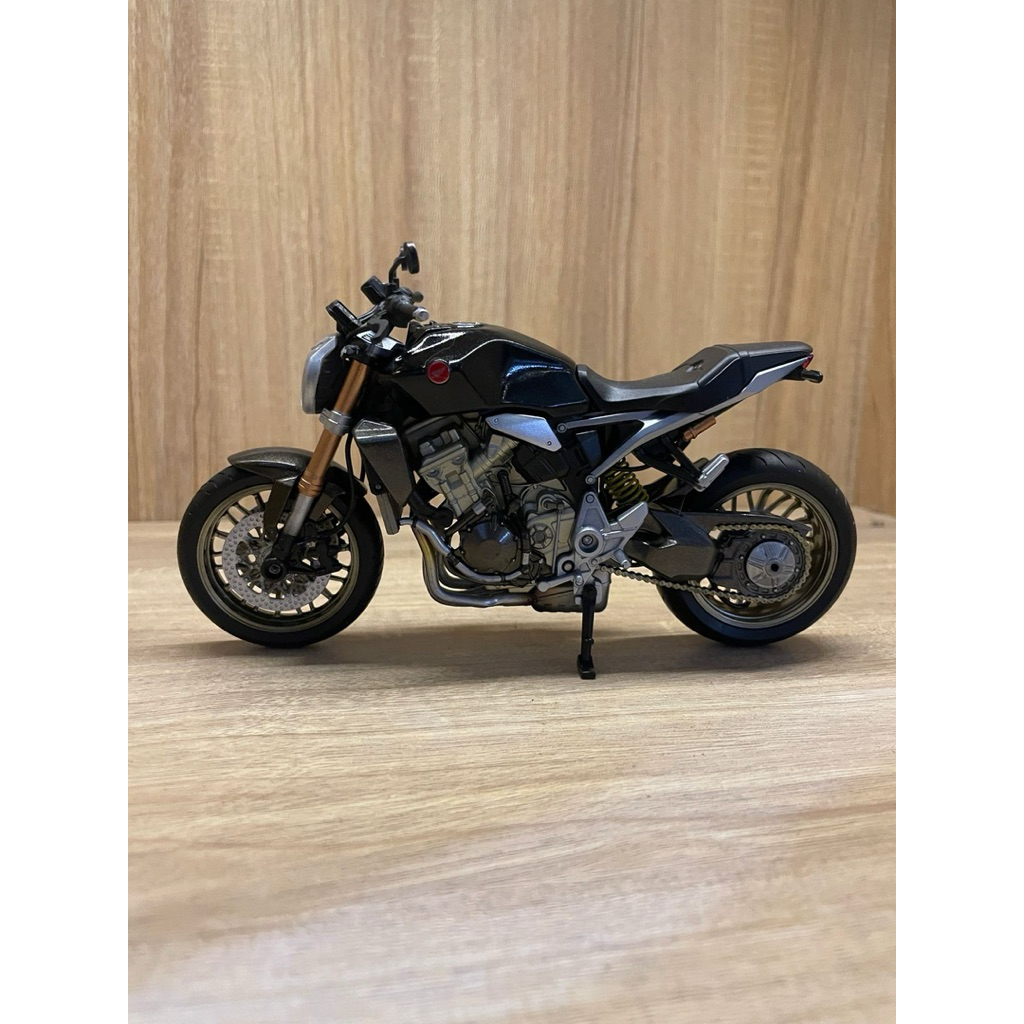 diecast miniatur motor honda cb650 skala 1/12 custom welly