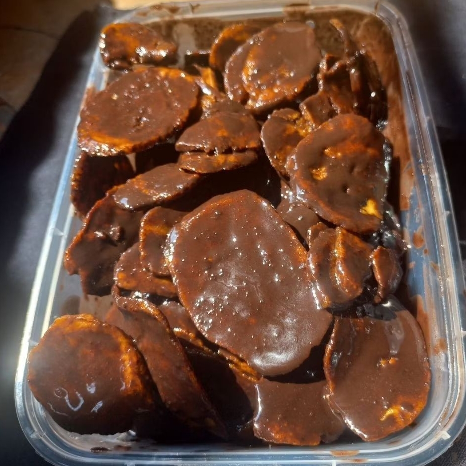 

Keripik Pisang Lumer Varian Coklat Ukuran 500ml