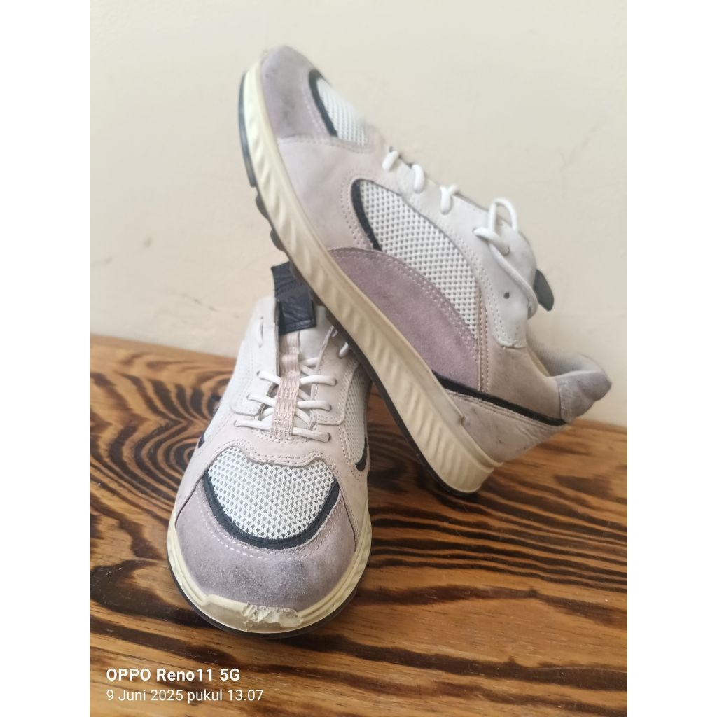 sepatu prelove casual ecco size 38