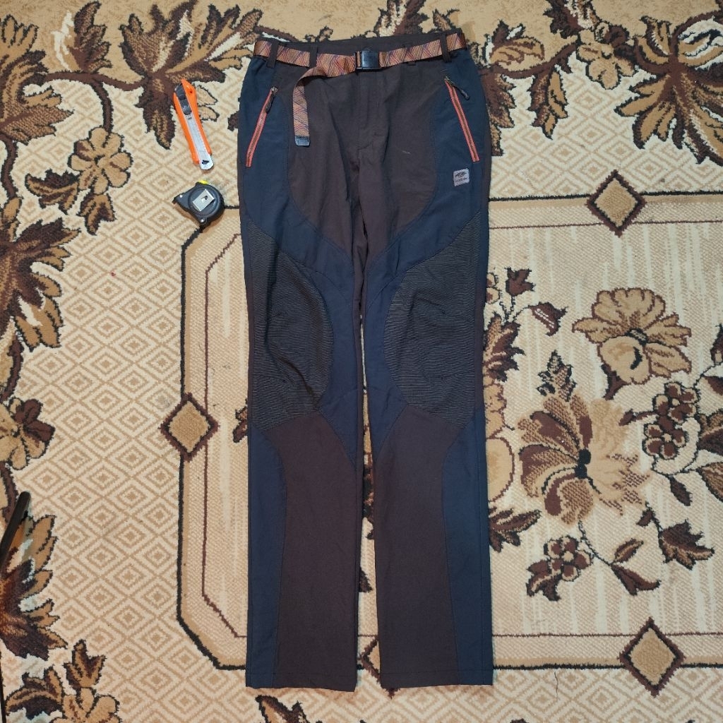 CELANA OUTDOOR HIKING SECOND AUTOBAHN