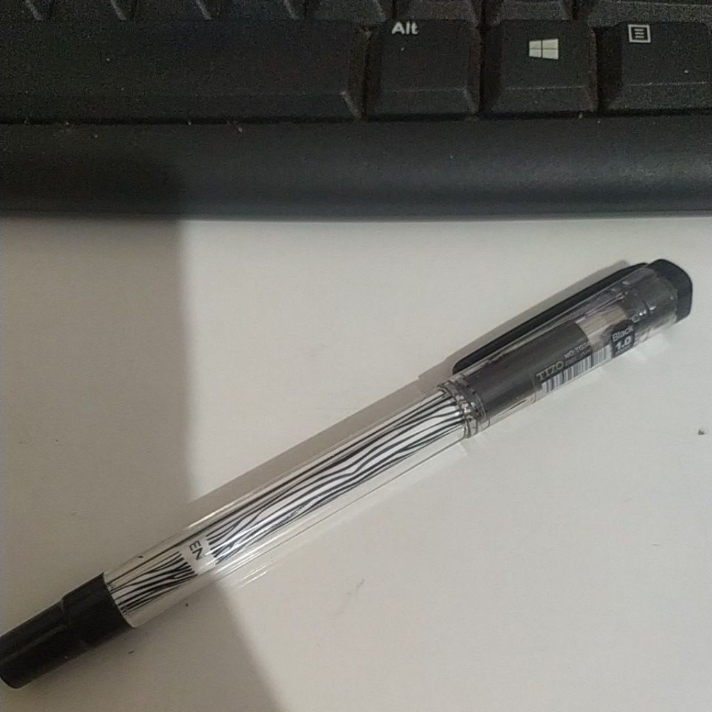 

Pulpen Hitam Tebal