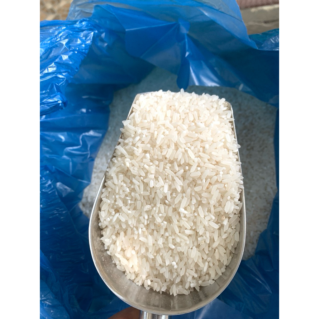 

Beras Kampung / Nagari Minang 1 Kg SUMBAR dengan nama padi kuniang