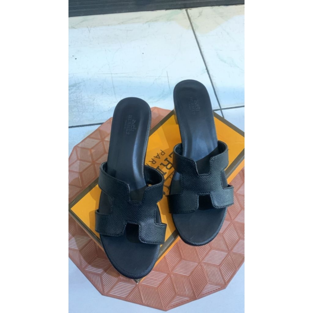 Sendal Wanita Slip On Hak Chunky