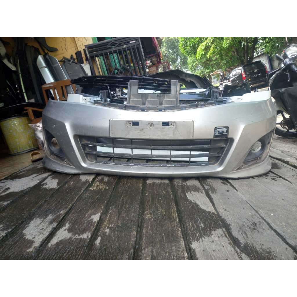 Bemper Nissan Livina Hws 2008 - 2013