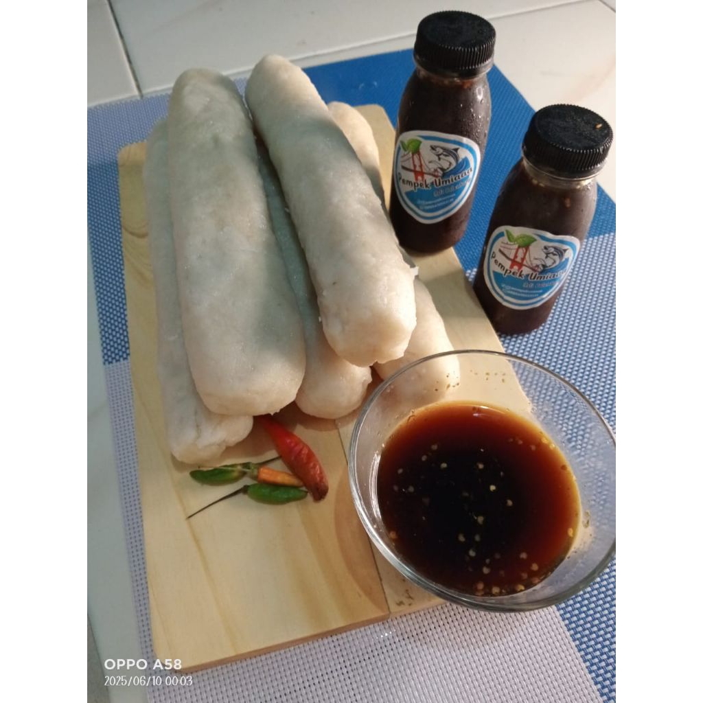 

Pempek Lenjer besar Tenggiri mix gabus isi 2 free cuko