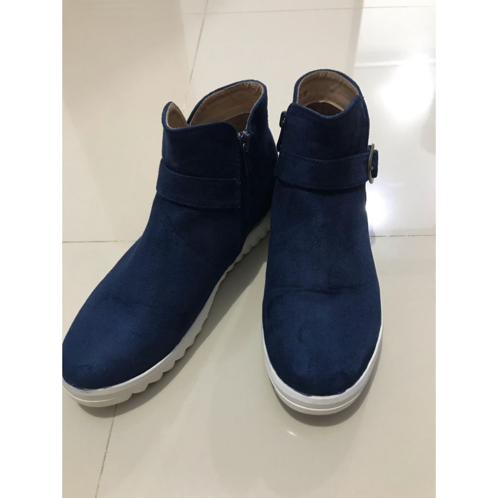 Sepatu Boots Laviola