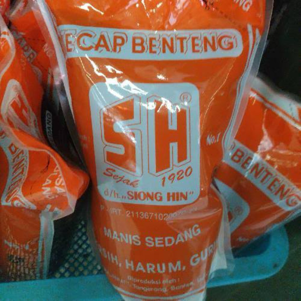 

Kecap Manis Benteng SH (Shiong Hin) Kemasan Refill 620 Ml