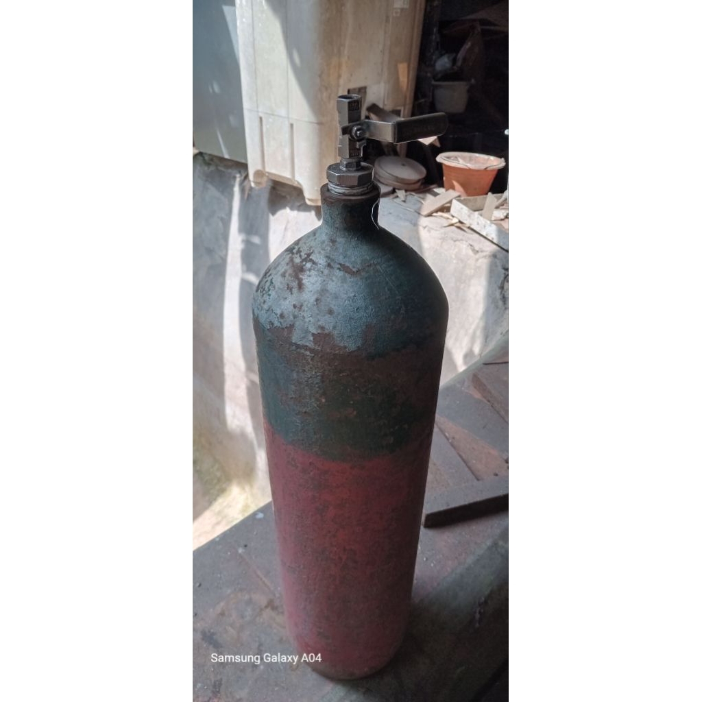 tabung tangki bekas co2 acitilin dan oksigen tekanan tinggi