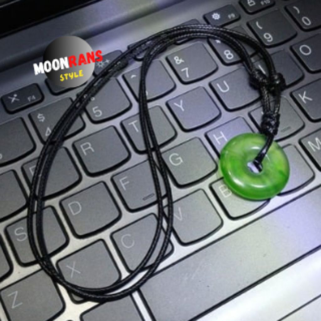 kalung giok// kalung tali hitam liontin motif giok// K1