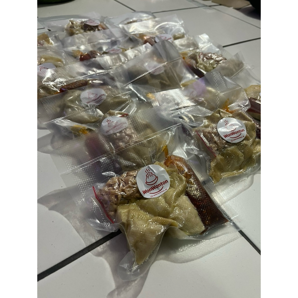 

Frozen Wonton Chili Oil