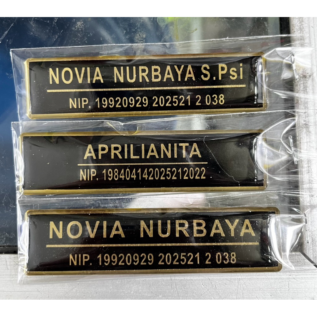 

Nametag/Nama Dada Kuningan 2 Baris (Custom) Magnet/Peniti/Paku