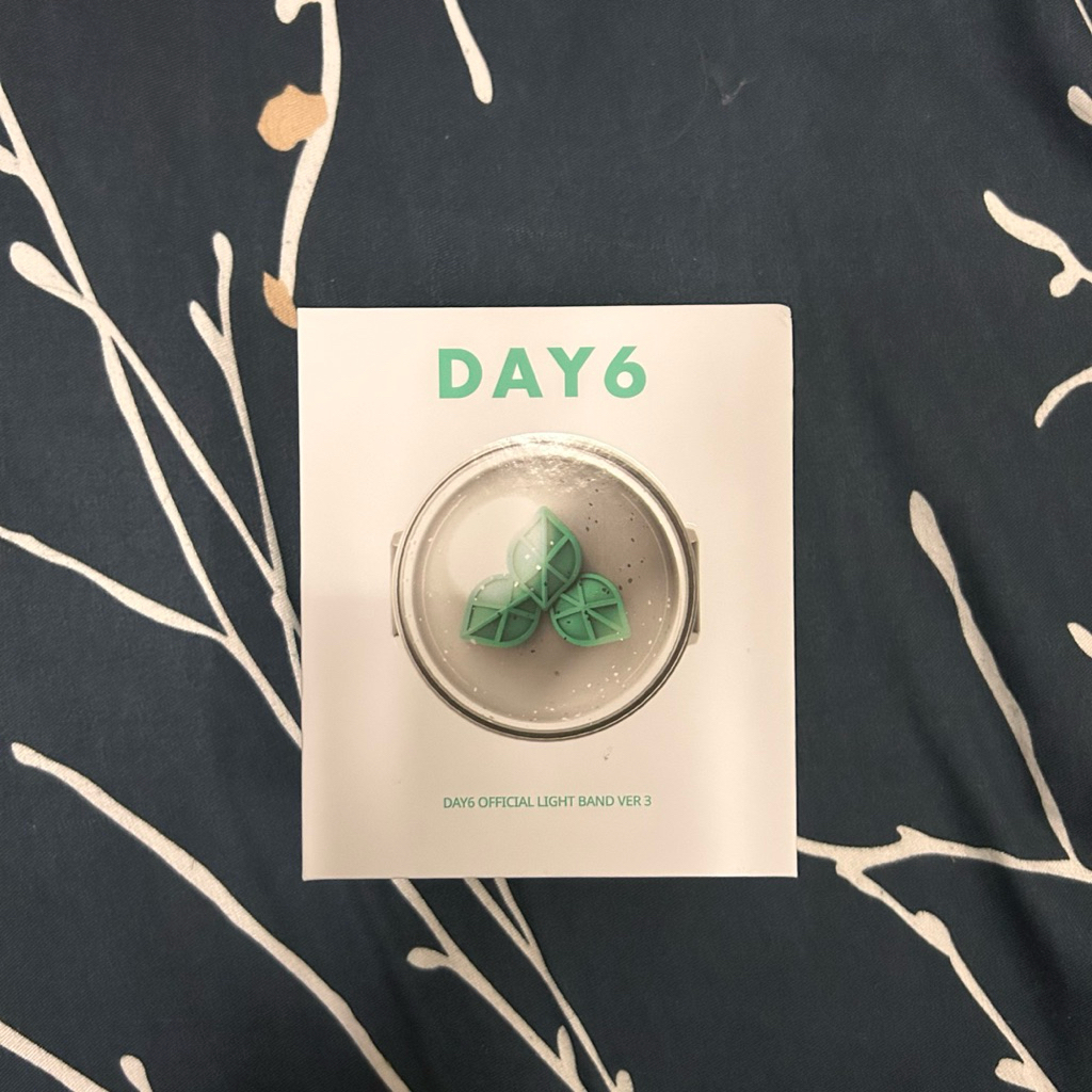 NEW UNSEALED OFFICIAL Day6 Lightband Ver 3