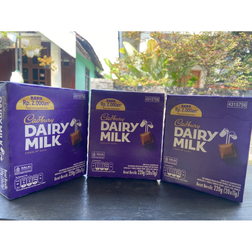

Cokelat Cadbury dairy milk 2000an mini 11gr coklat kemasan 1box isi 20pcs, MURAH READY