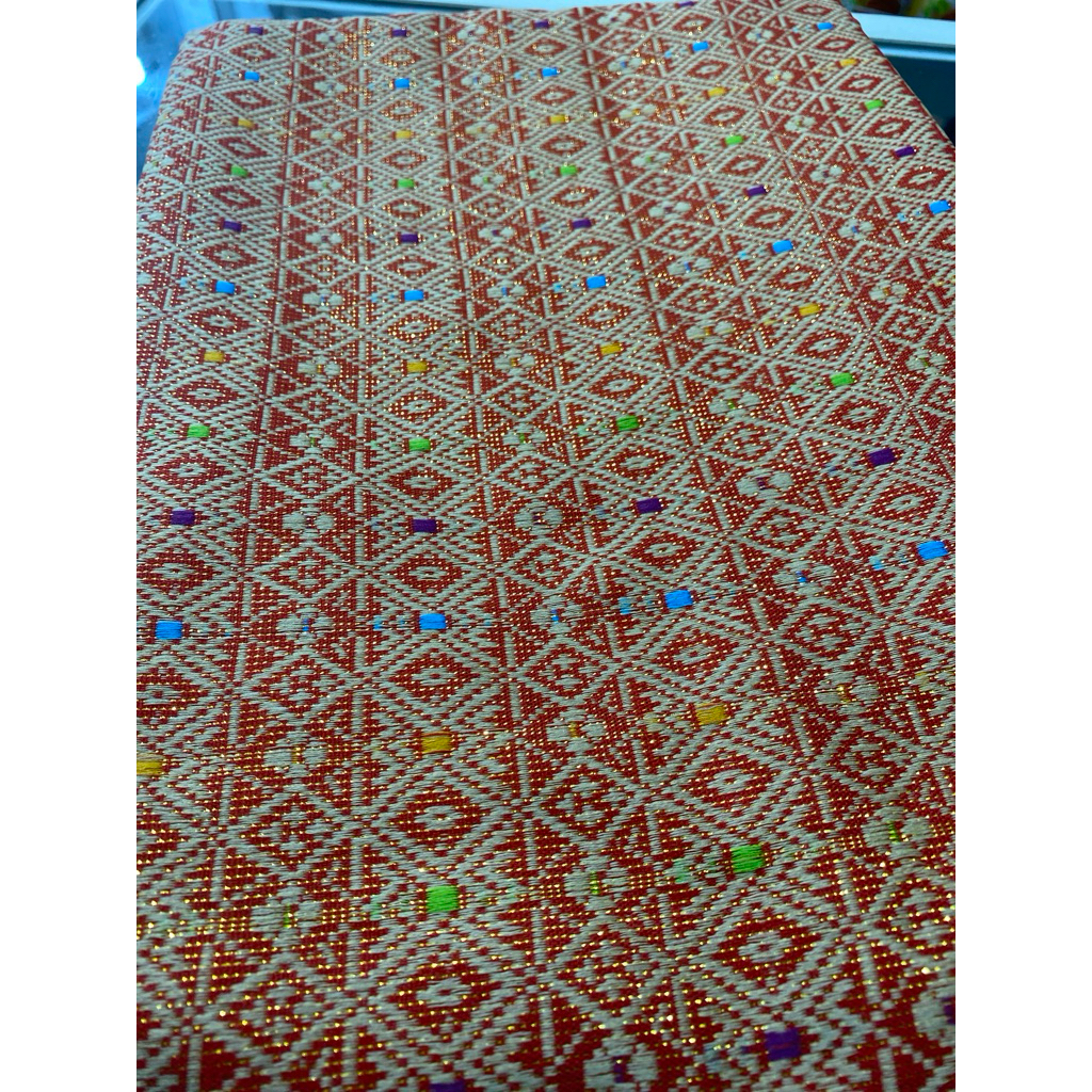 Kain & Selendang Songket khas Makassar