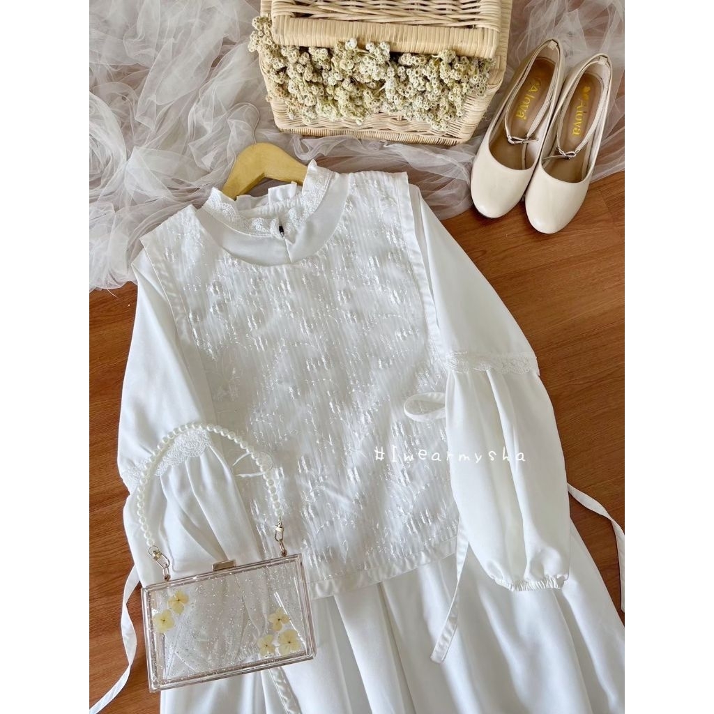MINOR BETARI DRESS : BROKEN WHITE | Gamis Lebaran Putih Brukat Korean Style