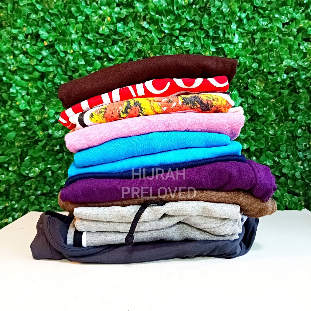 Preloved - Pakaian Senam Wanita (Like New)