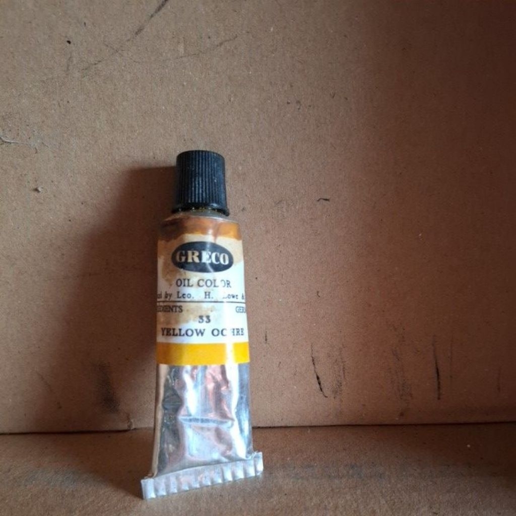 

cat minyak greco YELLOW OCHRE 33 note: di body cat ada sedikit noda cat