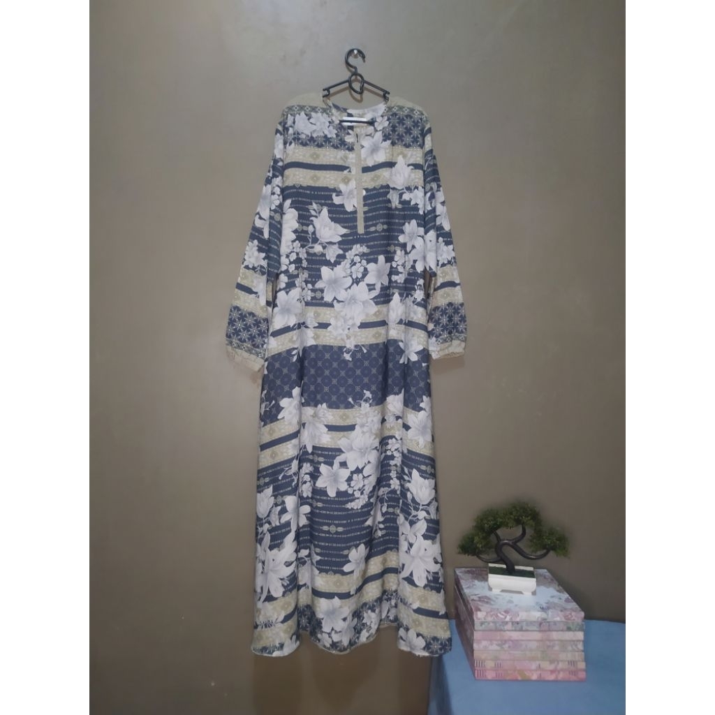 PRELOVED Gamis HANAN Attarazia By 3V Blouse