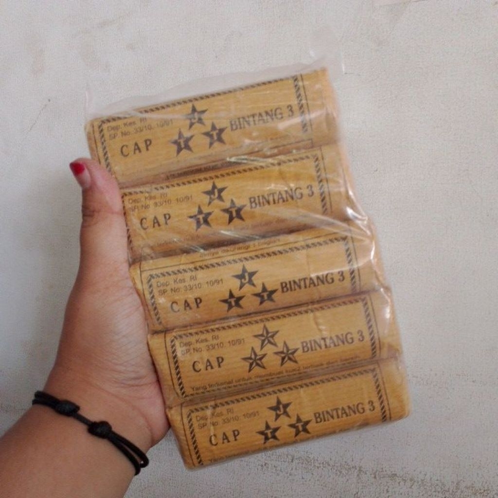 

Tepung HUNKWE CAP BINTANG 3/ HUN KWE isi 10 = 900gr / TEPUNG HUN KUE
