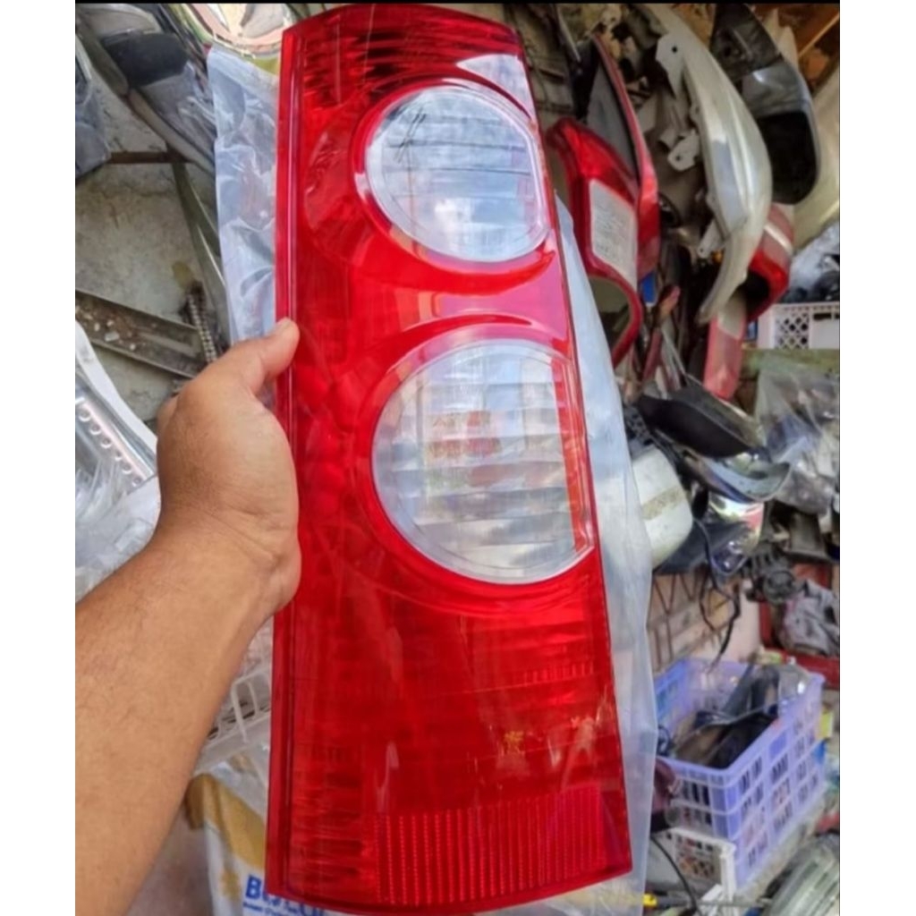 Mika Stop / Kaca Lampu belakang hanya kaca saja Avanza / Xenia 2010