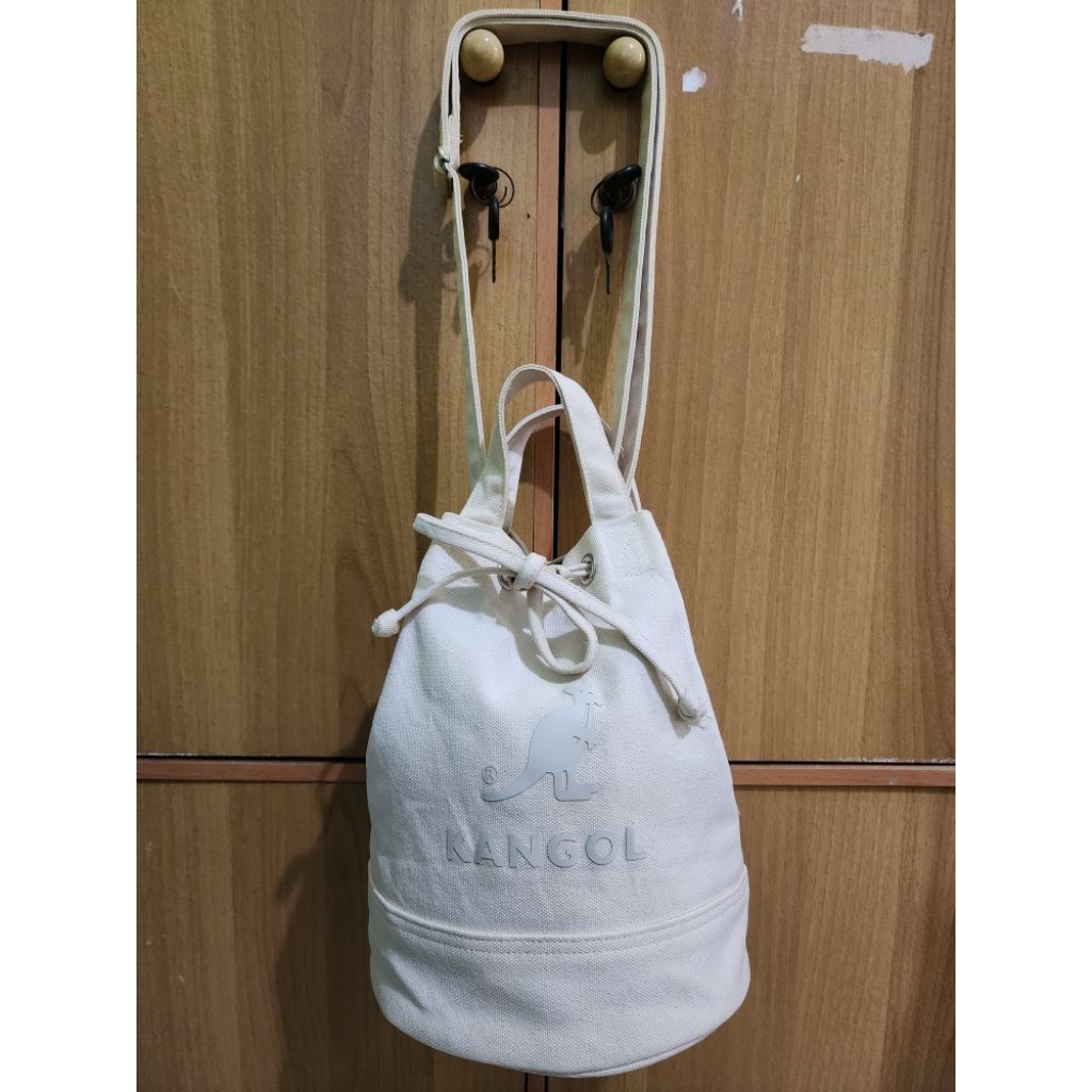 KANGOL BUCKET SERUT SLING BAG  LOGO PUTIH