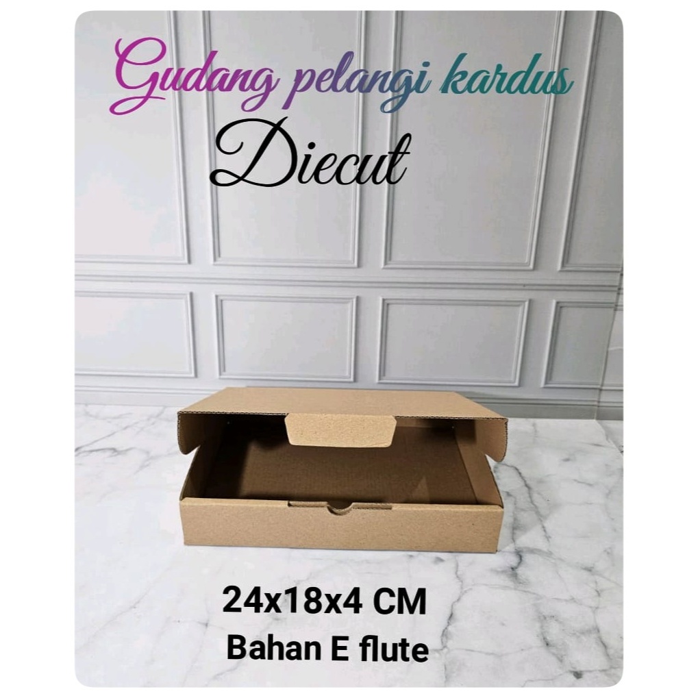 

kardus karton box uk. 24x18x4 cm...model die cut/pizza