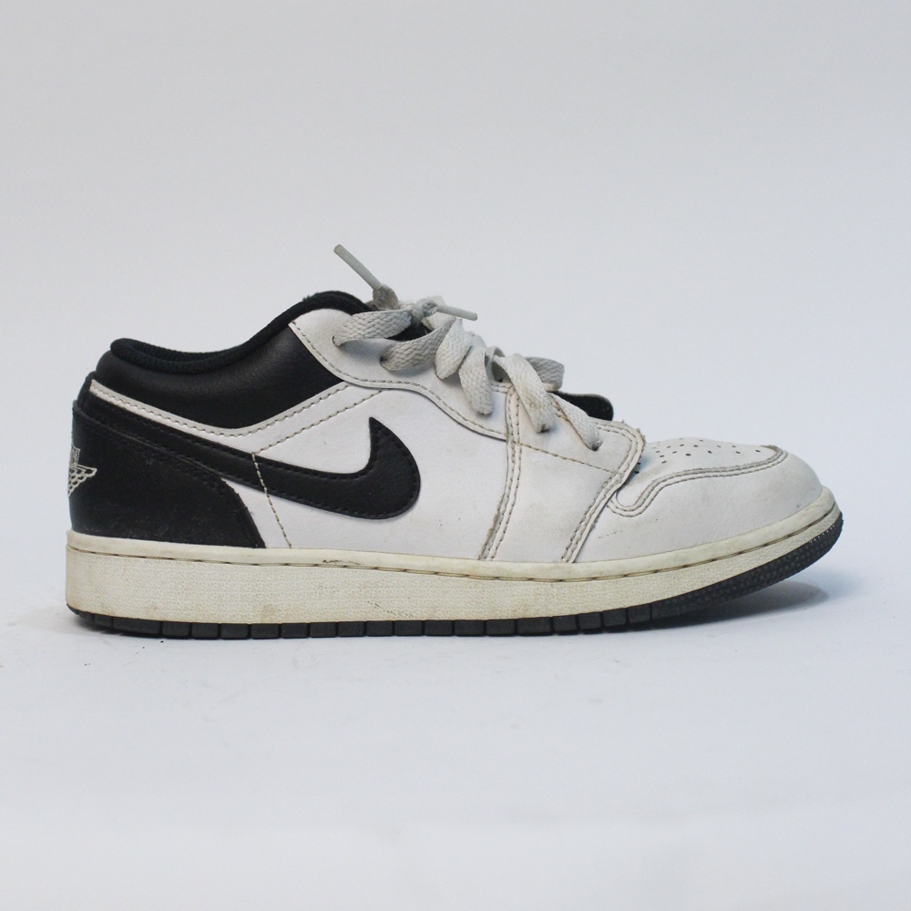 PRELOVED - Nike Air Jordan 1 Low White Black Kids