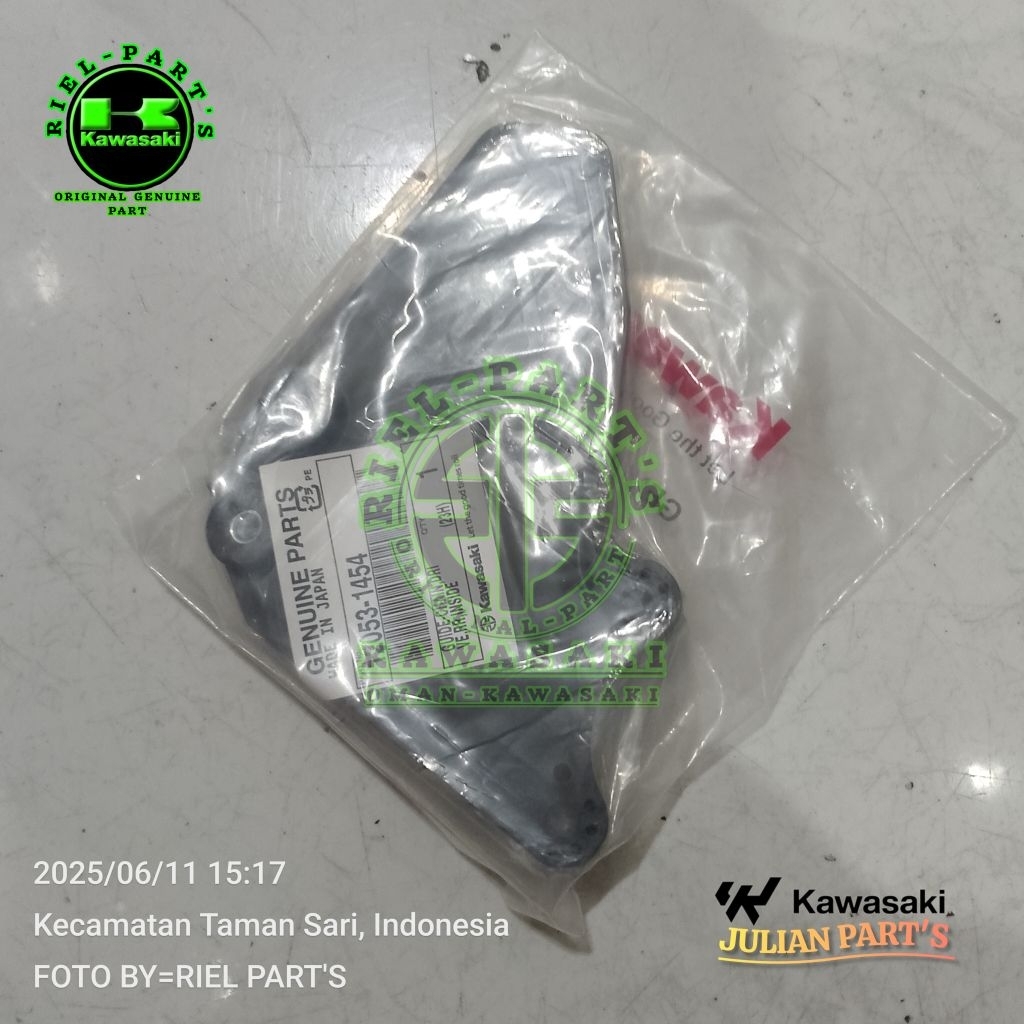 Tensioner rantai roda KLX 250s bagian dalam original Kawasaki