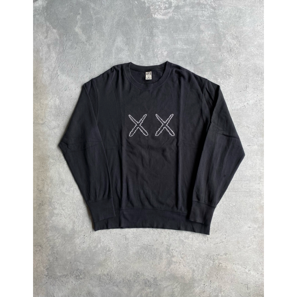 Uniqlo X Kaws Sweater Size L