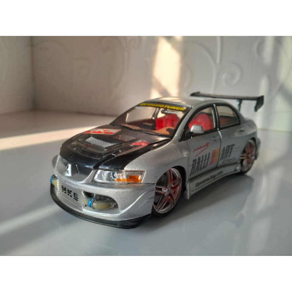 Diecast Mobil Mitsubishi Evolution VIII