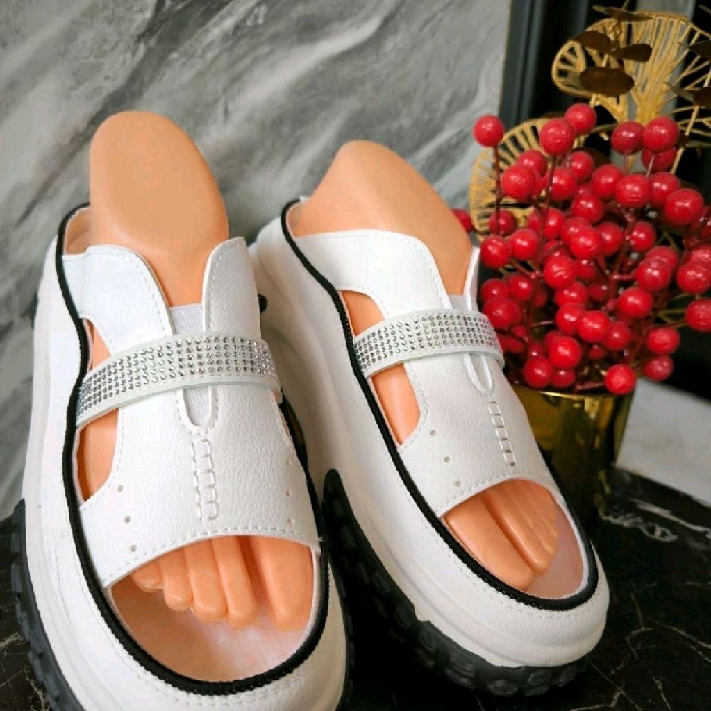 Sepatu Wedges Wanita Import Sofiya