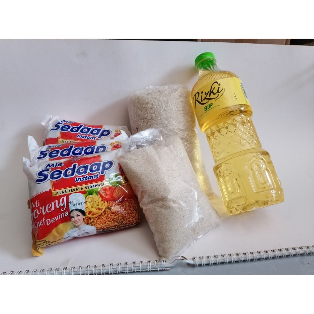 

Paket Sembako Lengkap Hemat 50 Ribu – Beras, Minyak, Gula, Mie