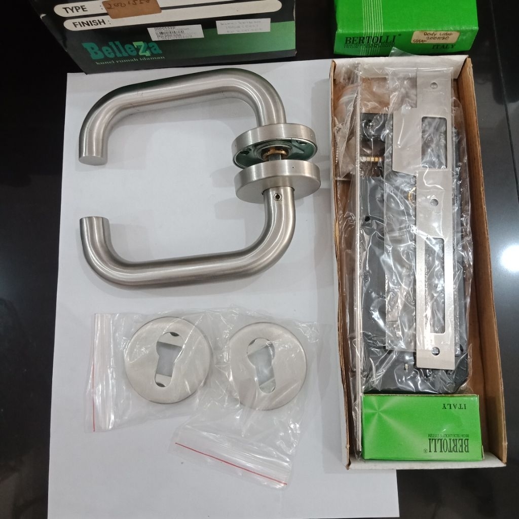 Handle pintu set Belleza 1558 handle+lockcase
