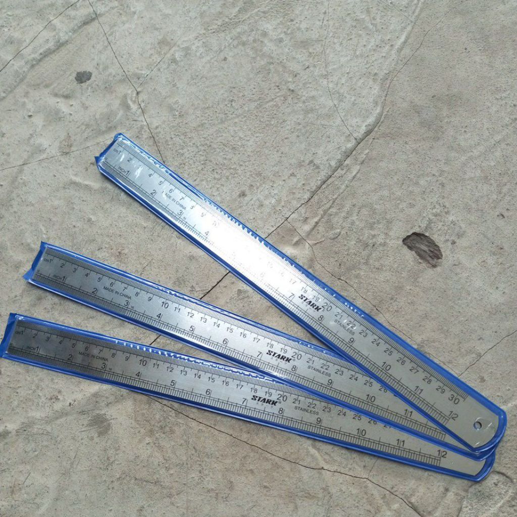 

pengaris BESI ukuran 30 cm stainless
