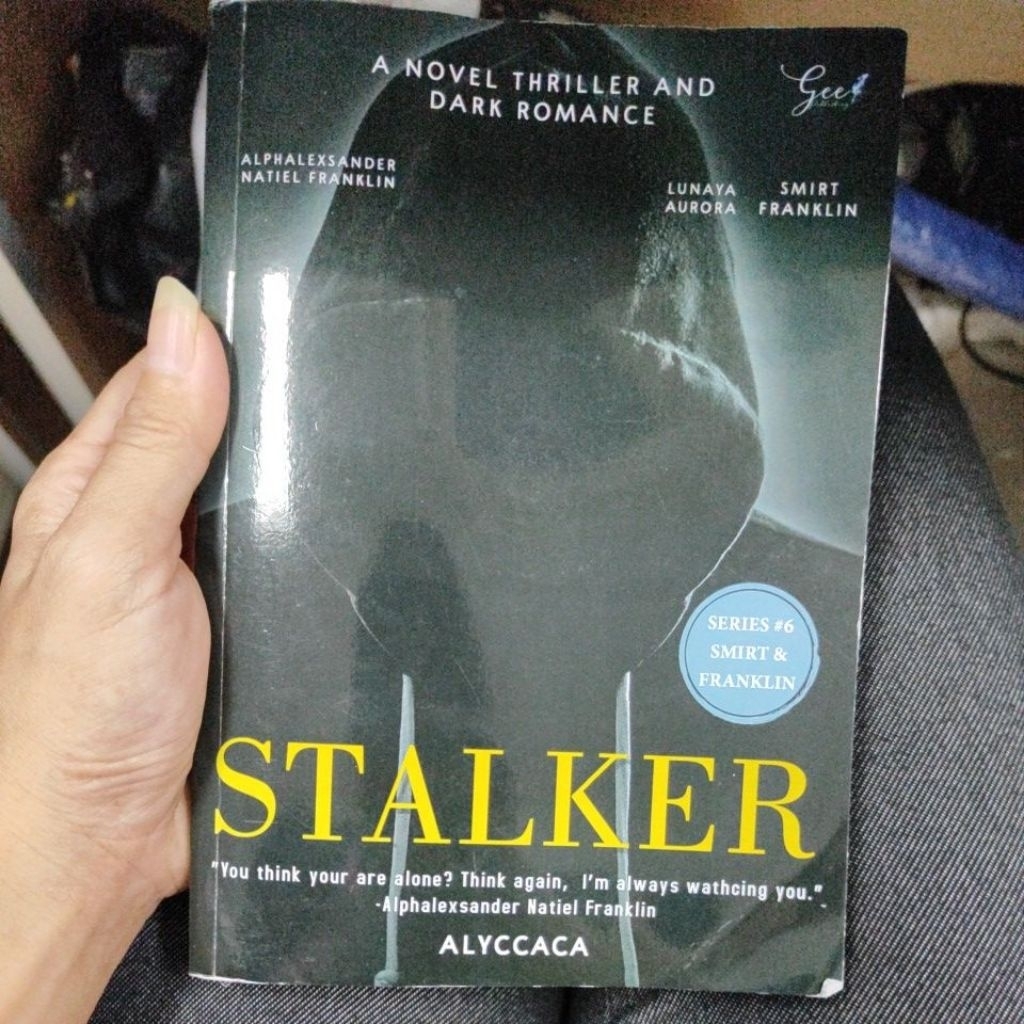

Buku Stalker/Novel/Cerita