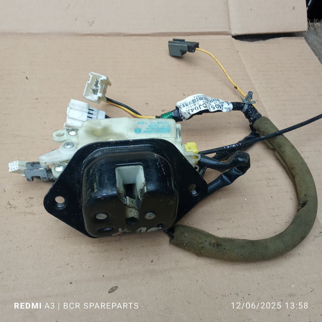 Doorlock bagasi Nissan Livina