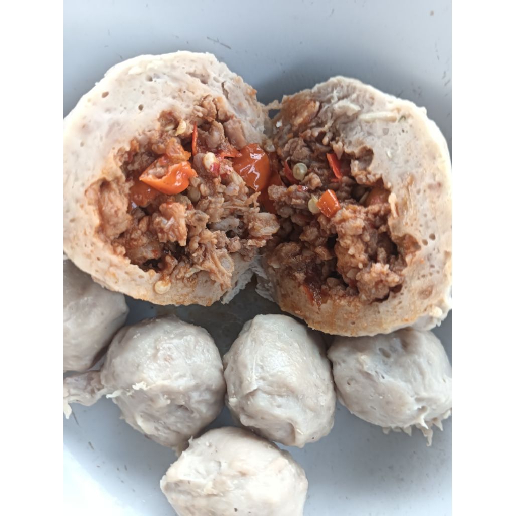 

Bakso isi daging mercon NGOONAH